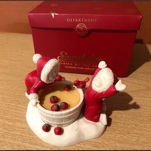 Snowbabies 2001 “Bobbing for Apples”